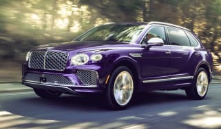 Bentley Bentayga EWB Mulliner - front tracking